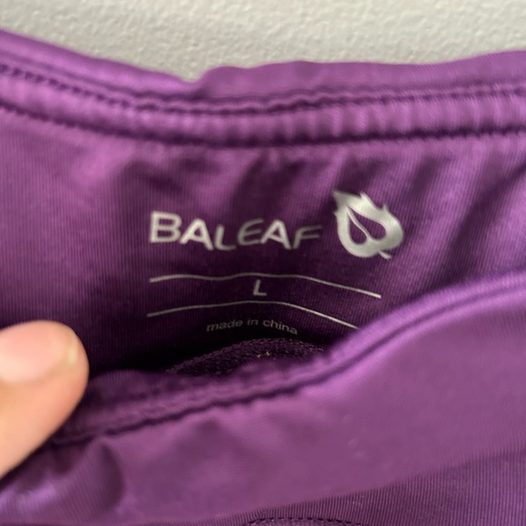 Women’s athletic apparel size Large - Picture 11 of 11